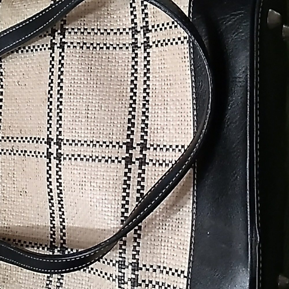 Handbag - Picture 4 of 6